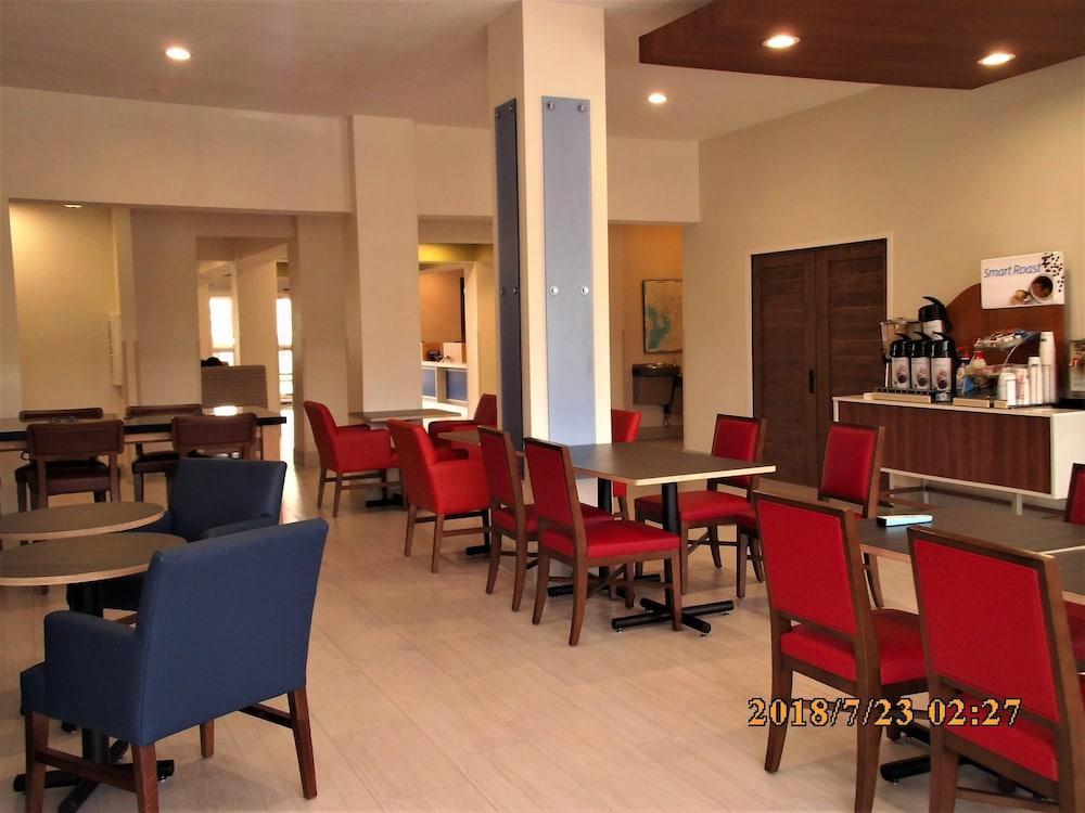 Holiday Inn Express Hotel & Suites Tampa-Fairgrounds-Casino By Ihg Mango Luaran gambar