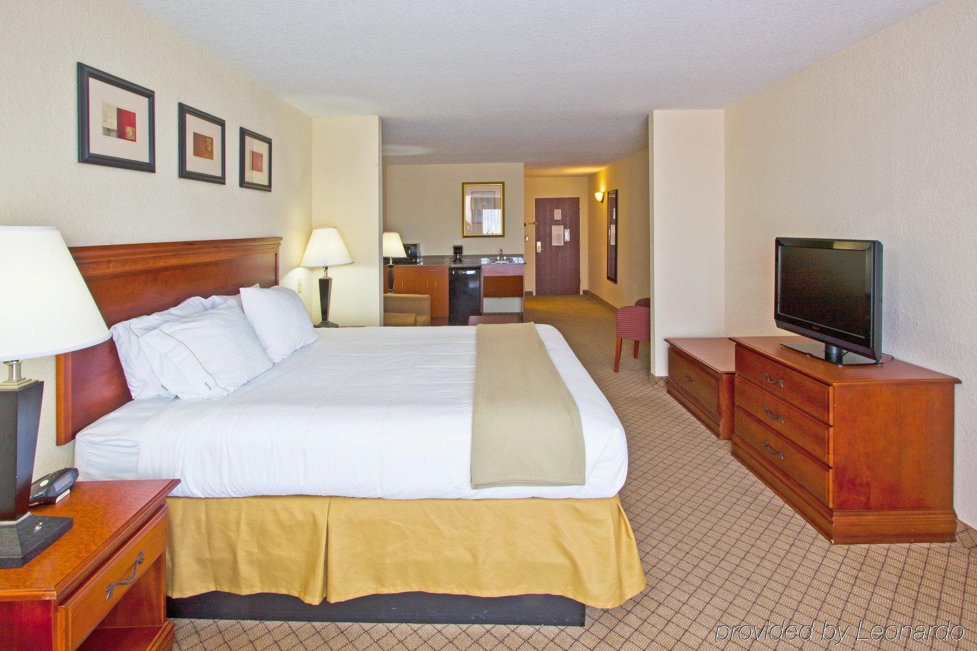Holiday Inn Express Hotel & Suites Tampa-Fairgrounds-Casino By Ihg Mango Bilik gambar